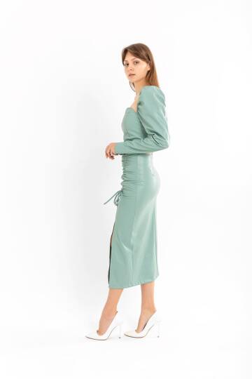 Deri Kumaş Diz Altı Boy Yırtmaçlı Büzgü Detaylı Kadın Etek-Mint - 3