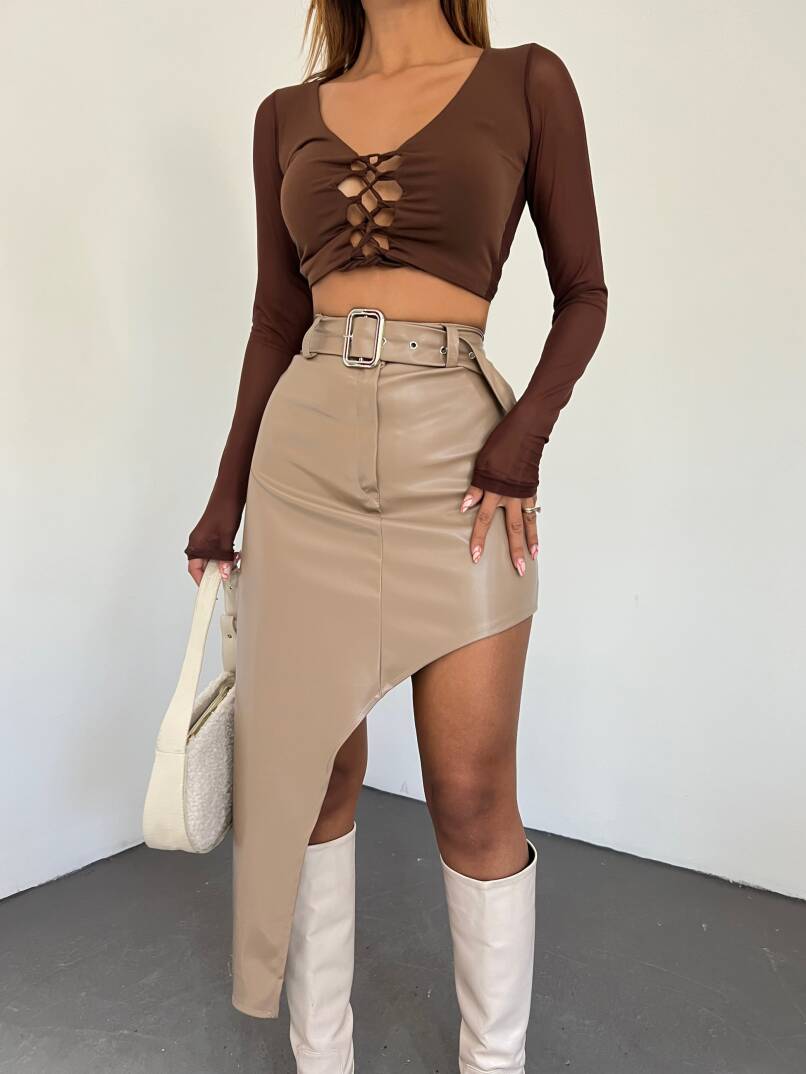 Derin Yırtmaç Detaylı Kemerli Suni Deri Etek - 3