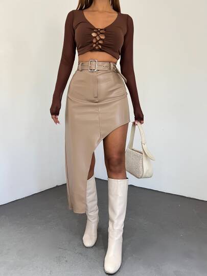 Derin Yırtmaç Detaylı Kemerli Suni Deri Etek - 5