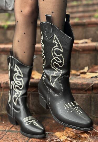 Emaly Siyah Cilt Beyaz İşlemeli Topuklu Çizme - 3