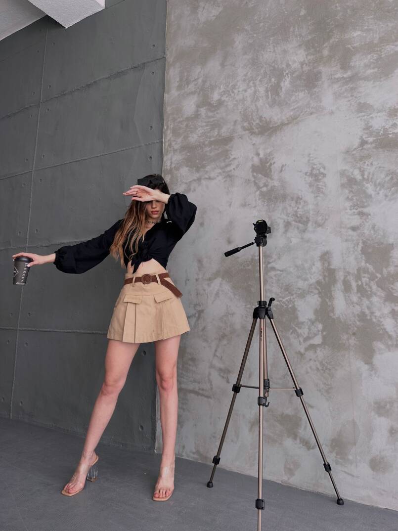 Kemerli Kapak Detaylı Gabardin Şort Etek - 3