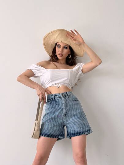 Paçası Püsküllü Desenli Denim Şort - 3