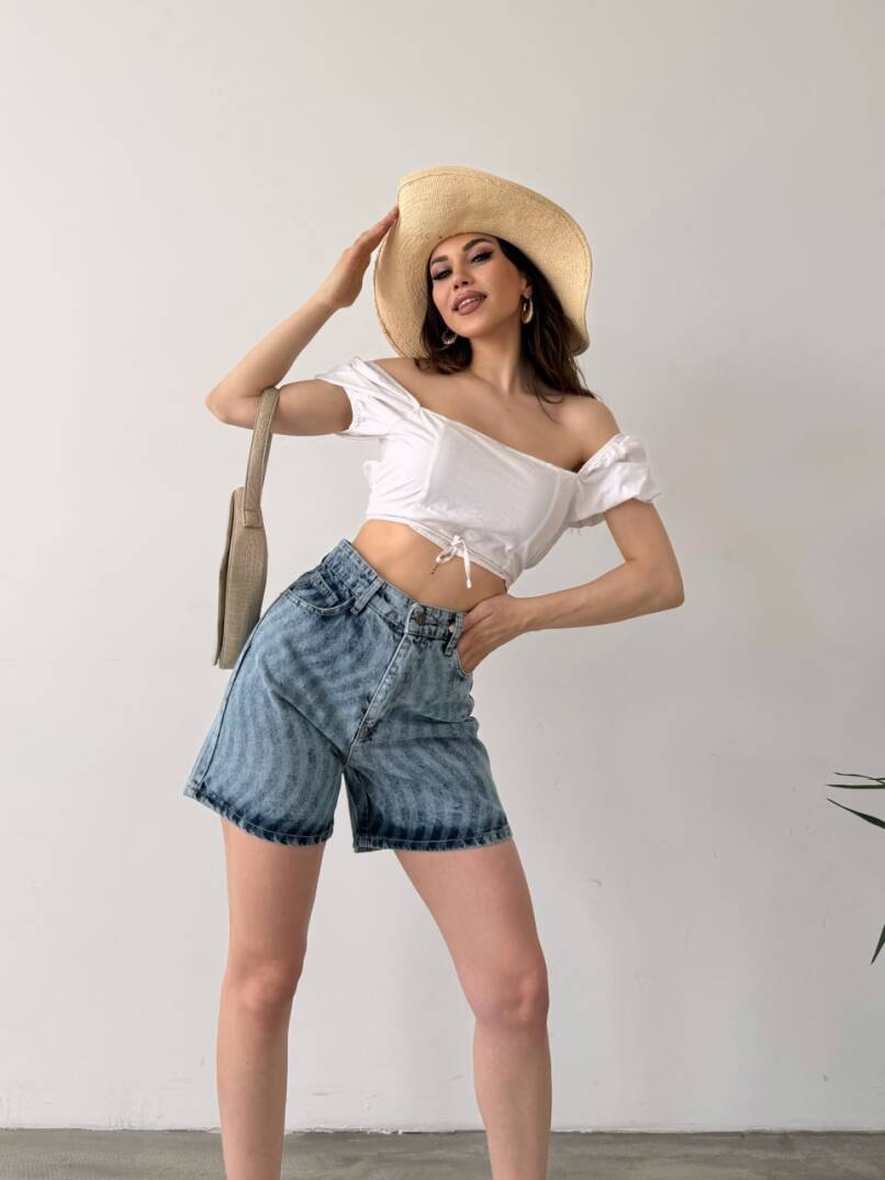 Paçası Püsküllü Desenli Denim Şort - 4