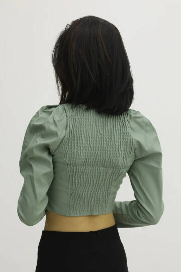 Sırt Lastikli Dekolteli Deri Bluz Yeşil - P-019690 - 4