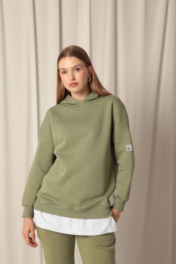 Üç İplik Arma Detay Eteği Garnili Kapüşonlu Kadın Haki Sweat - 3