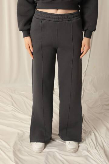 Üç iplik Biyeli Çimalı Yırtmaçlı Bol Paça Kadın Füme Eşofman - 4