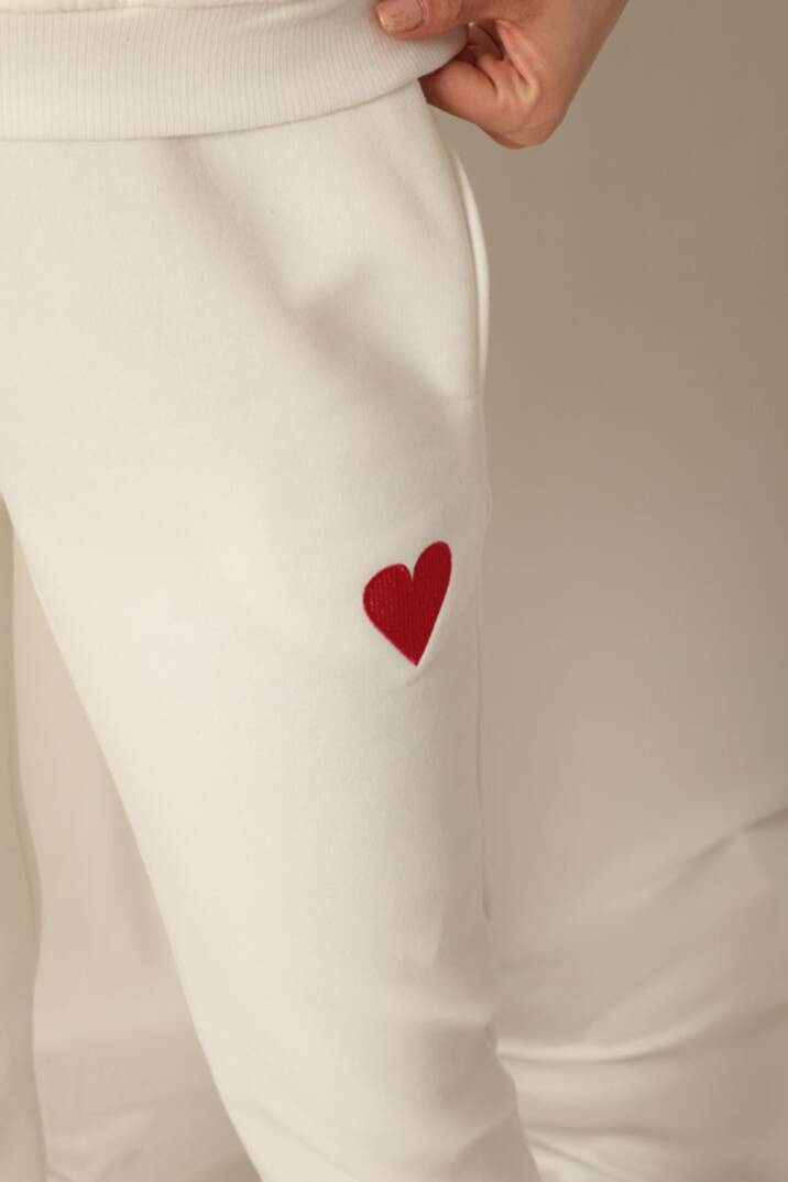 Üç İplik Kumaş Kalp Nakışlı Kadın Ekru Takım - 5