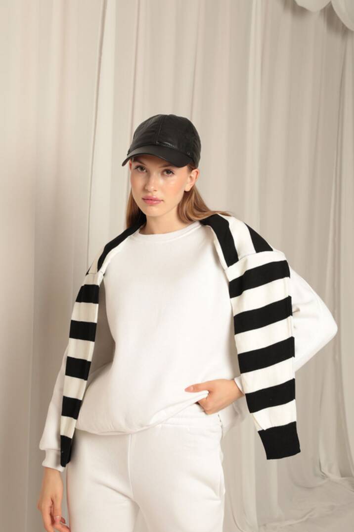 Üç İplik Sıfır Yaka Çimalı Kadın Ekru Sweat - 3